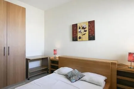 Side Seaview Apt Sliema